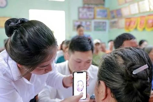 Triển khai, hướng dẫn chi trả các chế độ an sinh xã hội không dùng tiền mặt