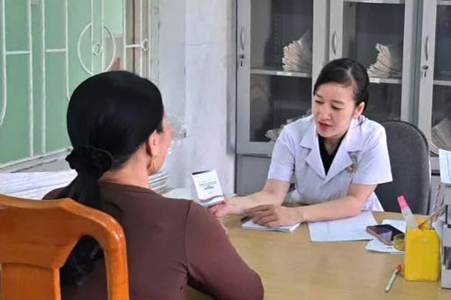 Tạo thuận lợi cho người có HIV tiếp cận dịch vụ y tế