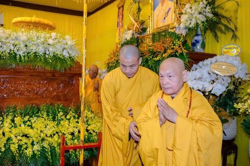 Trung ương Giáo hội viếng tang Hòa thượng Thích Phước Minh - Trưởng ban Trị sự GHPGVN TP.Đà Nẵng