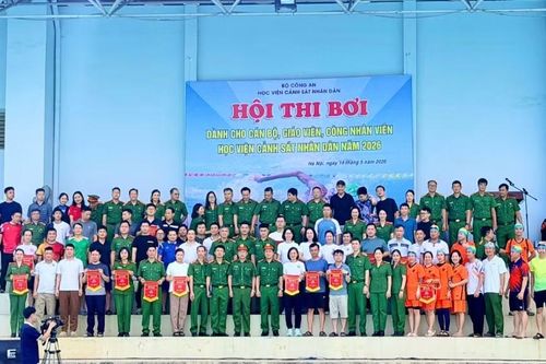 Sôi nổi Hội thi bơi dành cho cán bộ, giảng viên, công nhân viên Học viện CSND