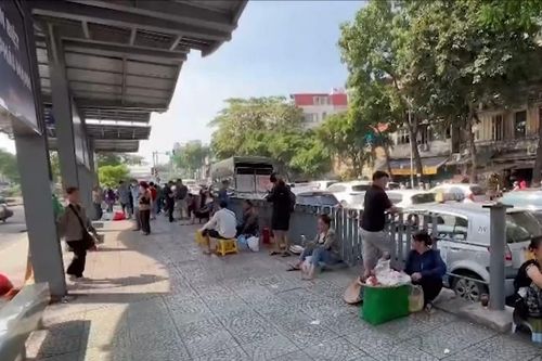 Trạm trung chuyển Long Biên đã thông thoáng