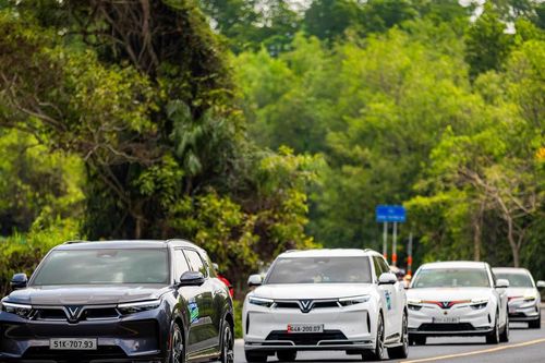 VinFast VF 9: Mẫu SUV 'lão hóa ngược', càng dùng càng thông minh