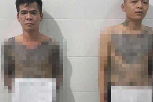 Bắt giữ 2 đối tượng xăm trổ đang 'làm điều mờ ám'