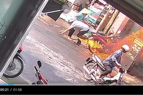 Người đàn ông bốc cháy cùng xe máy ngay cạnh quán ăn: Nguyên nhân từ thói quen nhiều người Việt hay sử dụng