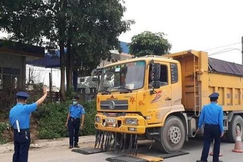 Bộ Xây dựng siết quy định xếp hàng hóa trên xe cơ giới