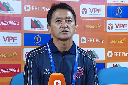 HLV thứ 16 ở V.League mất việc