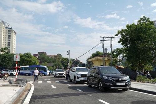 Chính thức thông xe kỹ thuật tuyến đường giáp đường sắt Bắc - Nam và hồ Linh Đàm