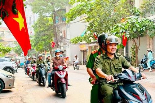 Xã Nam Phù triển khai đặt tên đường, ngõ và gắn biển số nhà