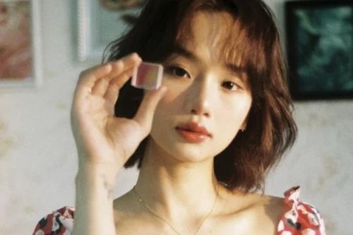 Từ 17 năm trước, một đạo diễn đã nhận xét Miu Lê: 'Sáng như trăng rằm và đấy cũng là điều cực kỳ nguy hiểm'