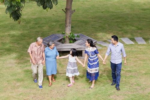 Bố mẹ chia đất cho con gái, con rể vừa lên tiếng cả gia đình đã dậy sóng