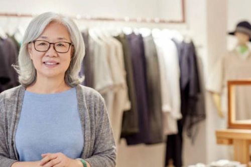 Tuổi già muốn bình yên, đừng tùy tiện tiết lộ tiền tiết kiệm với con