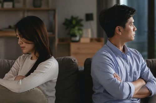 Phụ nữ tuổi 45 sợ nhất không phải nghèo khó, mà là 3 điều này trong hôn nhân