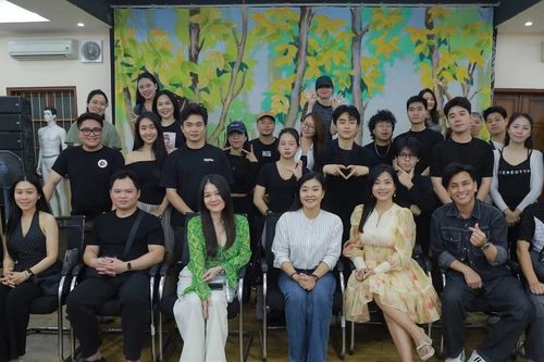 Dàn dựng vở nhạc kịch 'Tuổi thơ dữ dội' được chuyển thể từ tác phẩm cùng tên của nhà văn Phùng Quán