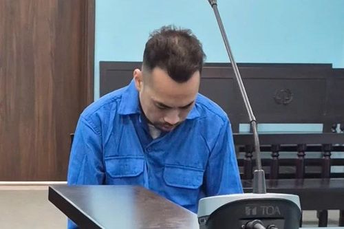 Nữ giám đốc bị đối tác và đồng bọn đánh, đưa lên ô tô