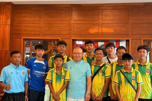 HLV Park Hang-seo trở lại Pleiku xem chung kết U14