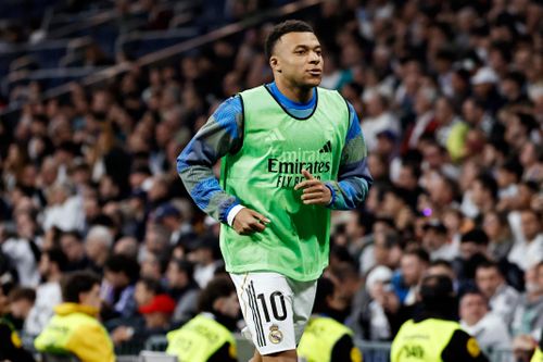 Phản ứng của CĐV Real Madrid khi Mbappe vào sân