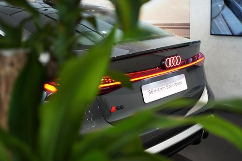 Cận cảnh Audi S6 e-tron tại Việt Nam, sedan thể thao giá gần 4,2 tỷ