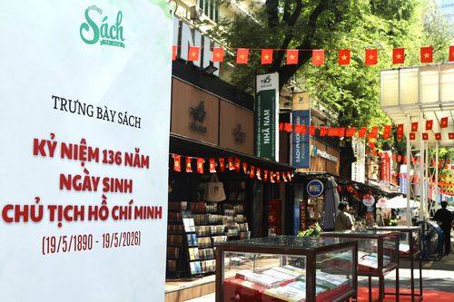Triển lãm mừng ngày sinh nhật Bác tại Đường sách TP.HCM
