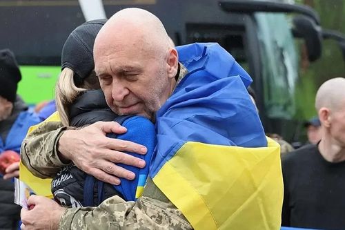 [Video] Nga – Ukraine trao đổi tù binh và thi hài binh sĩ tử trận
