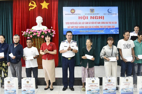 Nhiều hoạt động ý nghĩa trong chương trình 'Cảnh sát biển đồng hành với ngư dân'