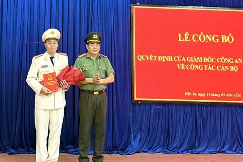 Công bố quyết định về công tác cán bộ tại Công an phường Hội An