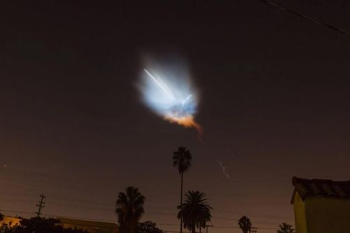 Một phần tên lửa của SpaceX được dự đoán đâm xuống Mặt trăng vào tháng 8