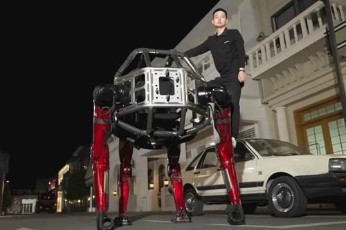 Trung Quốc ra mắt robot 'Gundam' giá 16 tỷ đồng