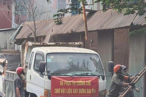 Tiểu thương chợ vật liệu xây dựng Đại Mỗ vật lộn tìm kế sinh nhai