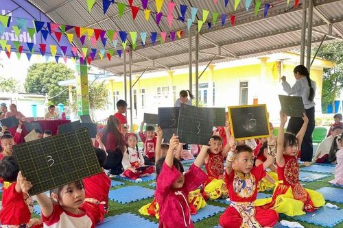 Tạo sân chơi trí tuệ cho trẻ mầm non ở Quảng Ninh