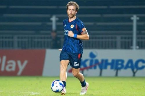 Cầu thủ Australia 'choáng' với mức lương ở V-League