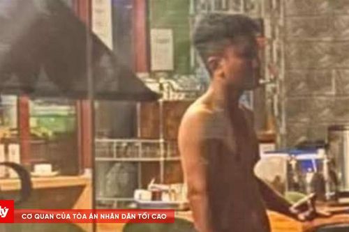 Khống chế thanh niên cầm dao cố thủ gần 2 ngày trong quán cà phê