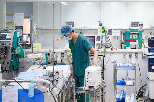 Cảnh báo nhiều bệnh truyền nhiễm cùng lúc tăng mạnh ở TPHCM