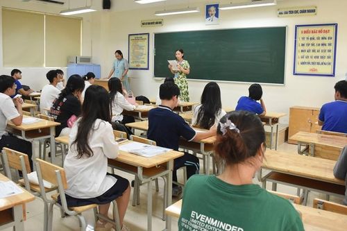 Quản lý cảm xúc mùa thi: 'Tấm lá chắn' giúp học sinh vượt áp lực điểm số