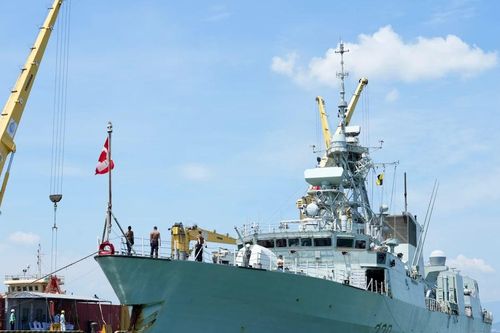 Tàu Hải quân Canada HMCS Charlottetown cập cảng Tiên Sa, bắt đầu chuyến thăm Đà Nẵng