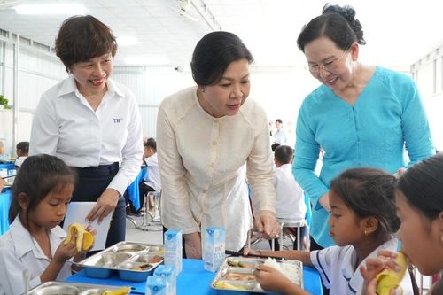 Những bữa ăn học đường góp phần vun đắp tương lai