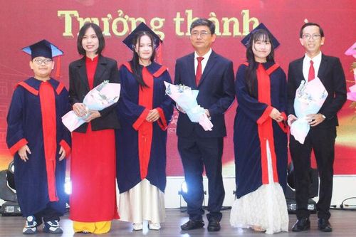 Trường Hội nhập quốc tế iSchool Long Xuyên tổ chức lễ tri ân và trưởng thành cho học sinh cuối cấp
