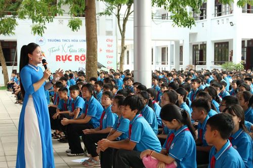 Gần 1.000 học sinh được giáo dục kỹ năng sống về lòng biết ơn