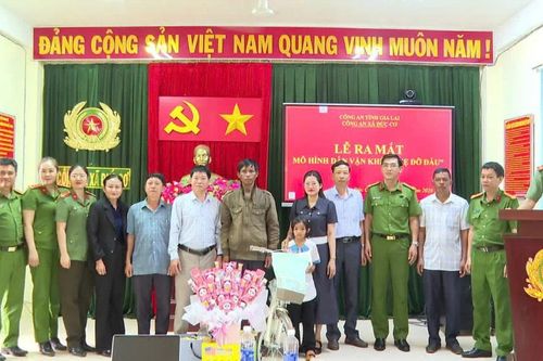 Công an xã Đức Cơ ra mắt mô hình dân vận khéo 'Mẹ đỡ đầu'