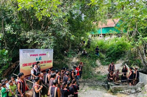 Xã Đak Sơmei phối hợp phục dựng nghi lễ Cúng giọt nước của dân tộc Bahnar