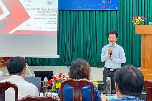 Đào tạo kỹ năng kinh doanh số cho tiểu thương, hộ kinh doanh xã Tây Sơn