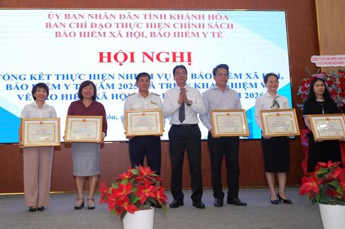 Phấn đấu hoàn thành và vượt chỉ tiêu phát triển người tham gia bảo hiểm