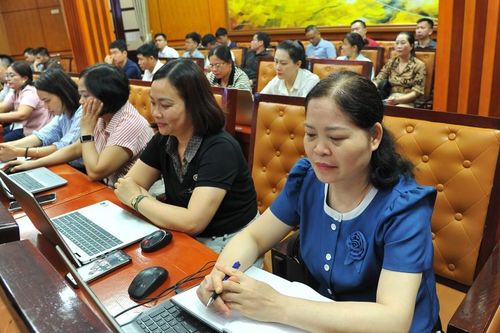 Tập huấn kỹ năng viết tin, bài cho cán bộ, công chức, cộng tác viên Trang thông tin điện tử Văn phòng Đoàn ĐBQH và HĐND tỉnh