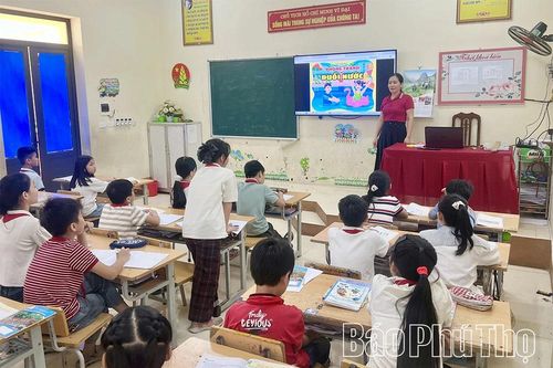 Trường Tiểu học Sông Thao có 560 học sinh biết bơi