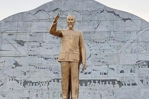Hồ Chí Minh - sức nhiệm màu