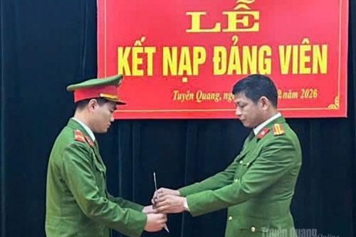 Rèn 'bản lĩnh thép' trong hàng ngũ của Đảng