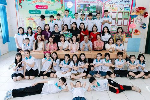 Chạm tay vào những năm tháng thanh xuân