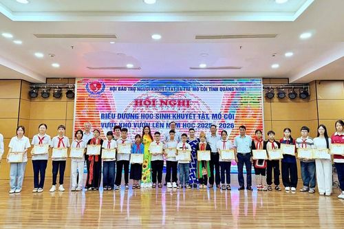 Quảng Ninh biểu dương học sinh khuyết tật, mồ côi tiêu biểu vượt khó vươn lên