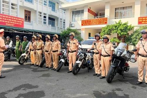 CSGT Công an TPHCM mở cao điểm 45 ngày đêm 'chuyển hóa' địa bàn phức tạp về ANTT