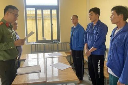 Nhóm đối tượng mua bán hơn 1,3 tấn thuốc nổ chuẩn bị hầu tòa