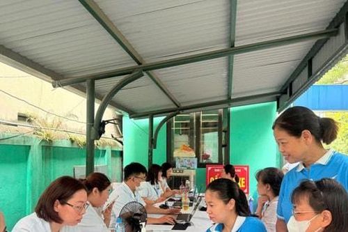 Phường Yên Hòa tổ chức khám, tư vấn chăm sóc sức khỏe sinh sản cho phụ nữ